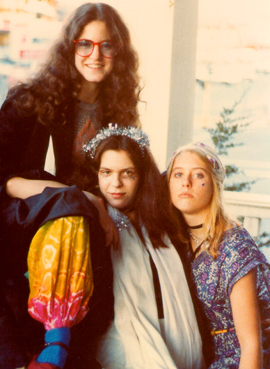 nan, amy and kathryn on the porch at taco villa.  photo probably taken by peter ward with kathryn's camera. copyright 1981, 2000 kathryn price, kpt/katharsis ink.